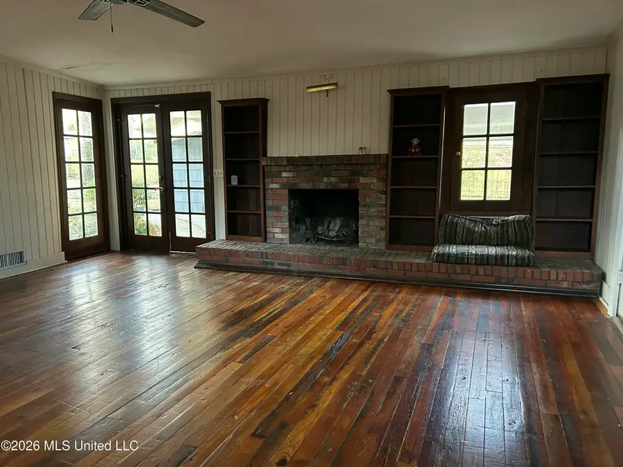1424 E Northside Drive, Jackson, MS 39211 - #3