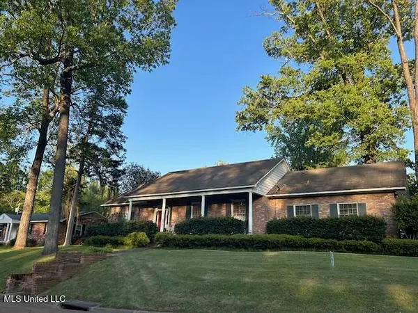 21 Oakhurst Drive, Natchez, MS 39120