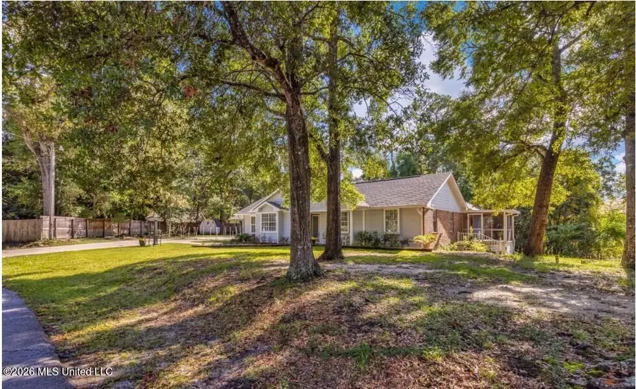 9321 Coconut Drive, Ocean Springs, MS 39564 - #2