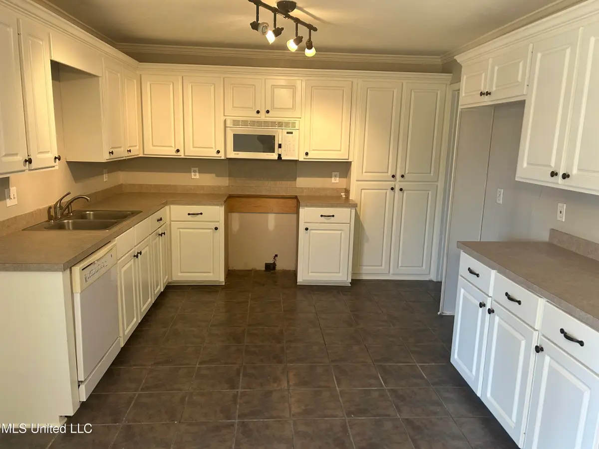 250 August Drive, Brandon, MS 39042 - #1