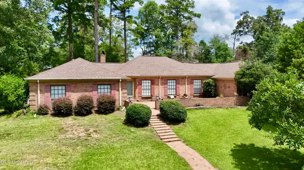 307 Longwood Drive, Clinton, MS 39056