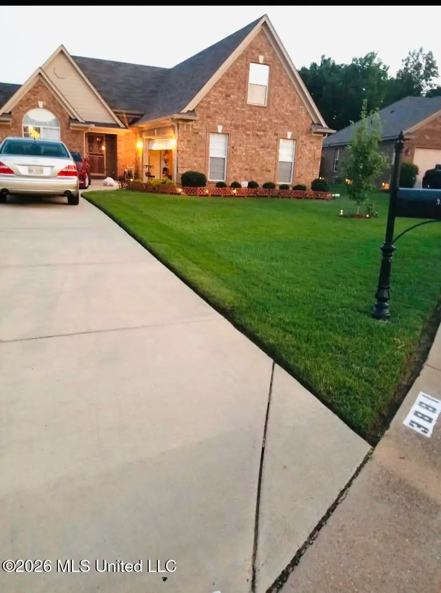 3881 W Farm Pond Cove, Southaven, MS 38671 - #1