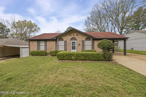 8131 Oakbrook Drive, Southaven, MS 38671