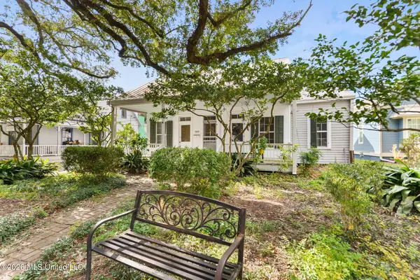 509 Washington Avenue, Ocean Springs, MS 39564