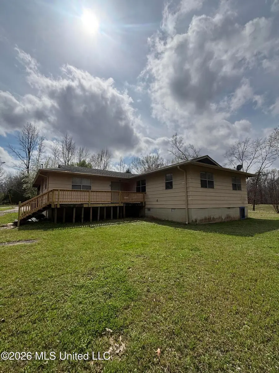211 Oak Road, Byhalia, MS 38611 - #2