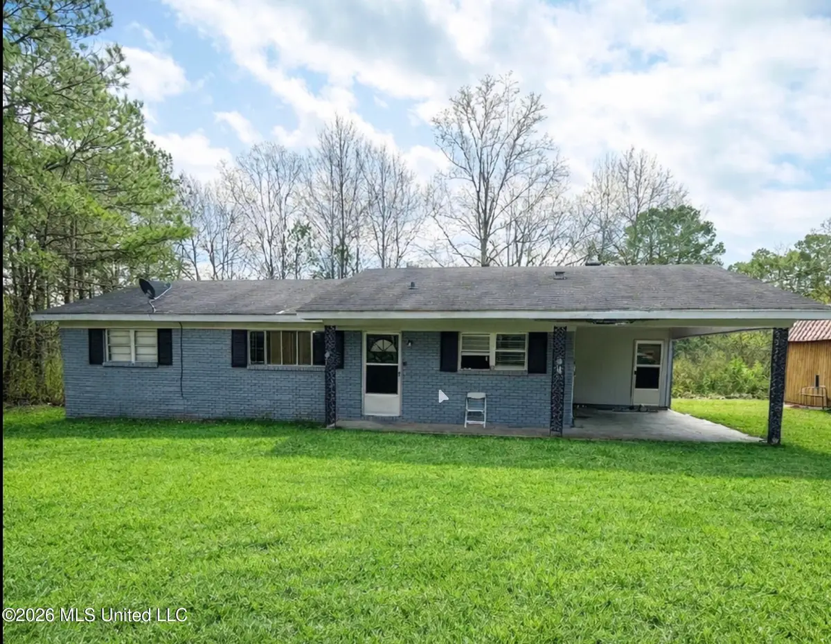 11 Center Street, Bay Springs, MS 39422 - #1