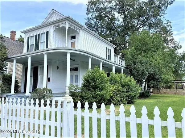 107 Arlington Avenue, Natchez, MS 39120