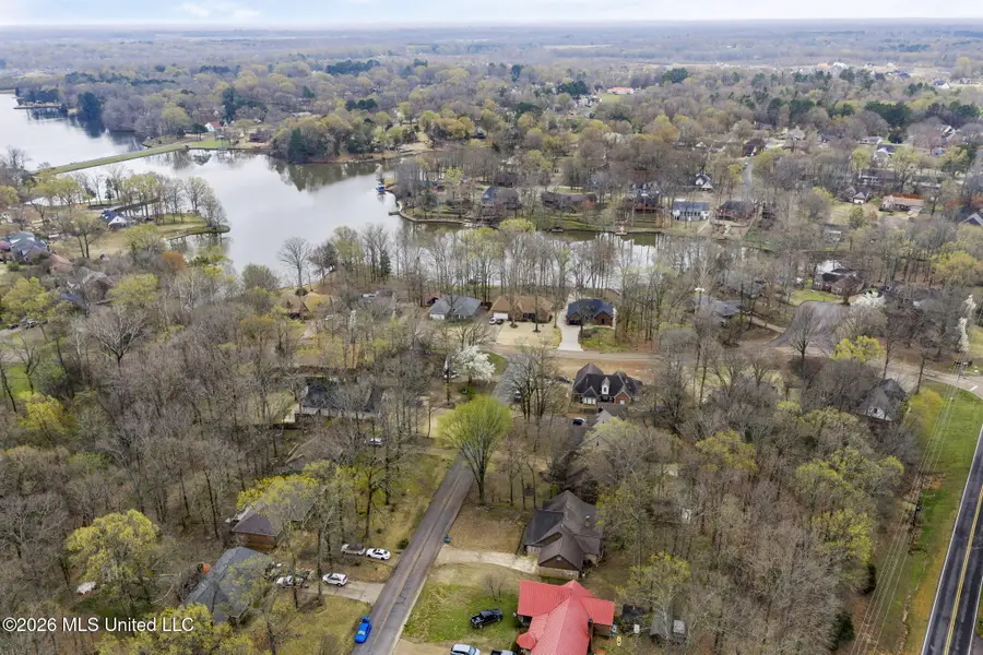 2383 Geneva Drive, Nesbit, MS 38651 - #3