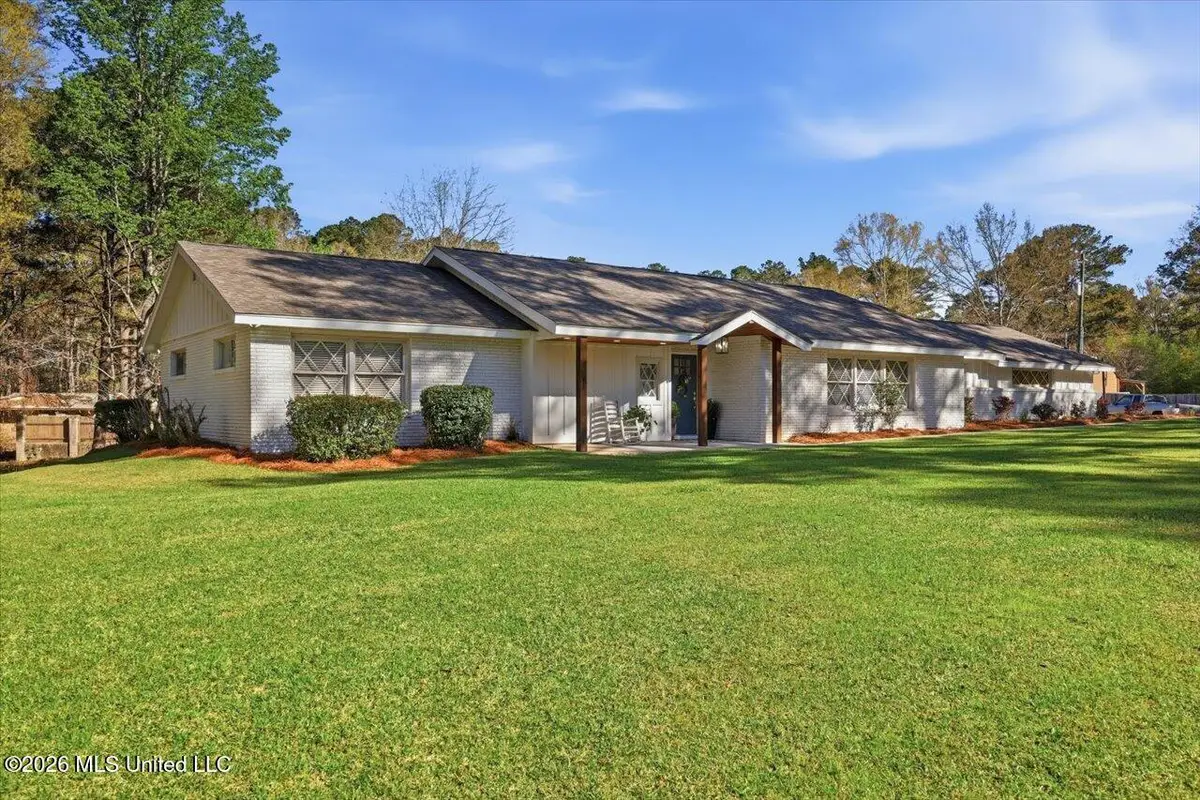 701 Mangum Avenue, Mendenhall, MS 39114 - #1