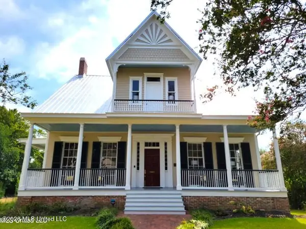 708 Orleans Street, Natchez, MS 39120