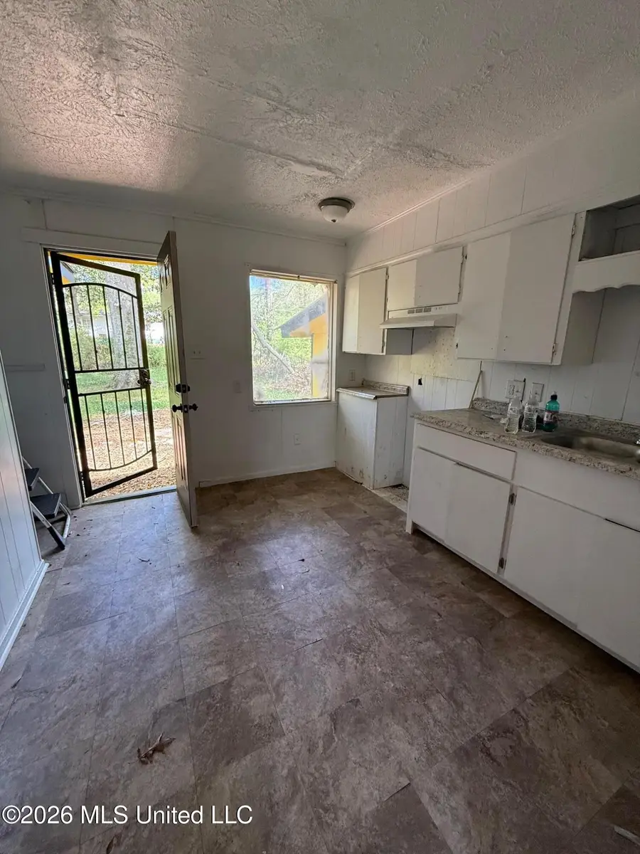 1136 Killarney Street, Jackson, MS 39212 - #2