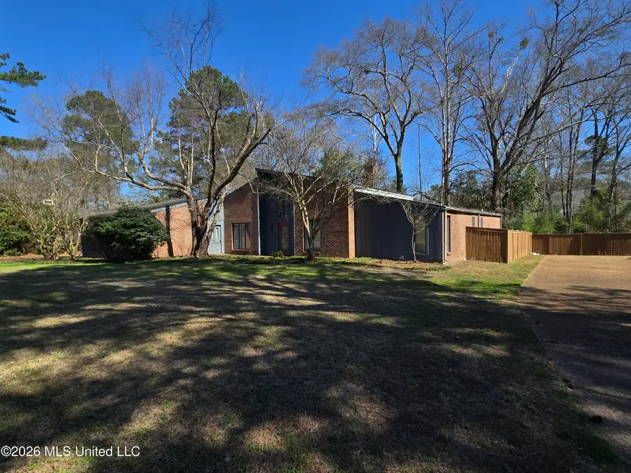 5422 River Thames Road, Jackson, MS 39211 - #2