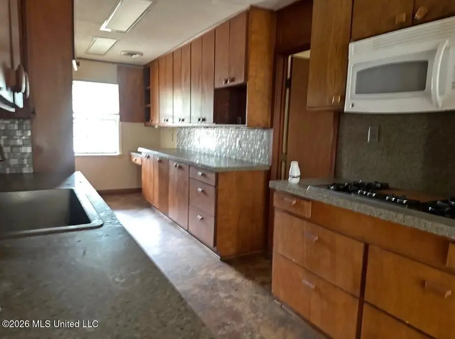 945 Park Lane, Jackson, MS 39211 - #3