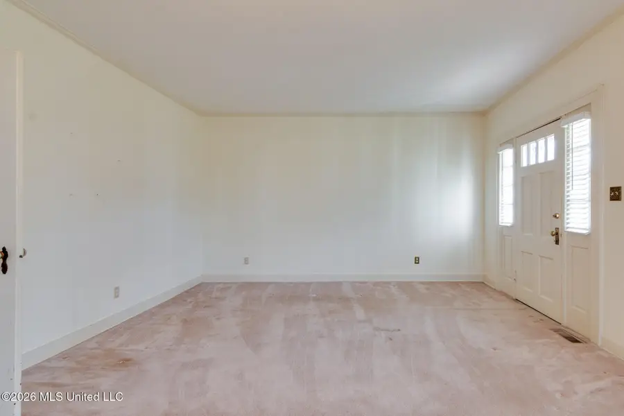 104 E South Avenue, Crenshaw, MS 38621 - #2