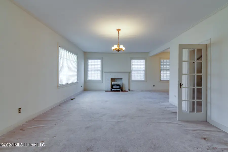 104 E South Avenue, Crenshaw, MS 38621 - #3