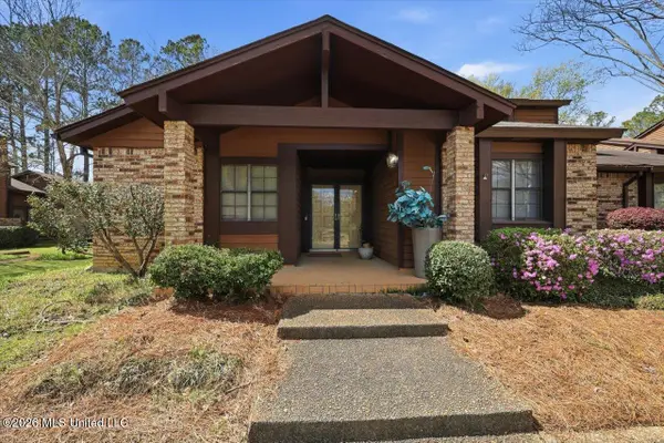 5 Shore Drive, Clinton, MS 39056