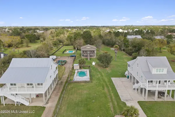 412 S Beach Boulevard, Waveland, MS 39576