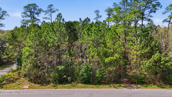 6201 Hermosa Drive, Ocean Springs, MS 39564