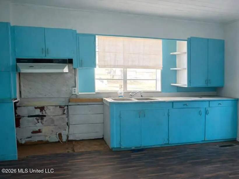 221 N West Street, Mendenhall, MS 39114 - #3