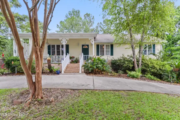 6658 Ahekolo Circle, Diamondhead, MS 39525