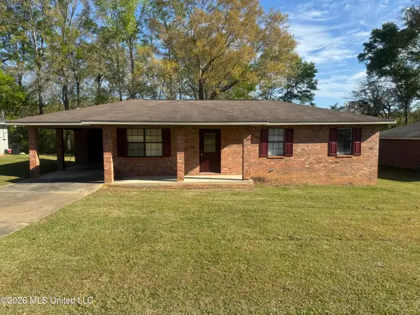 108 A B Thompson Street, Summit, MS 39666