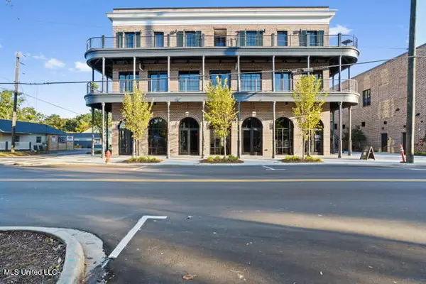 1515 Government Street, Ocean Springs, MS 39564