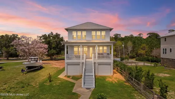 4723 E Belle Fontaine Road, Ocean Springs, MS 39564