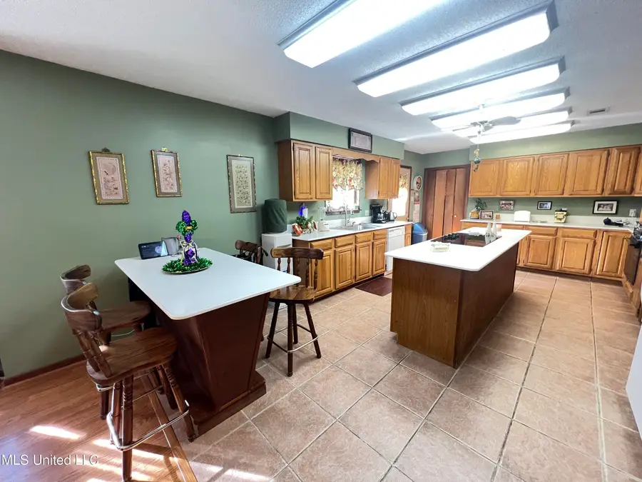 654 Koula Place, Diamondhead, MS 39525 - #2