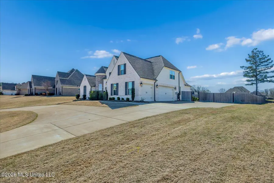 3929 Summer Pointe Drive, Olive Branch, MS 38654 - #3