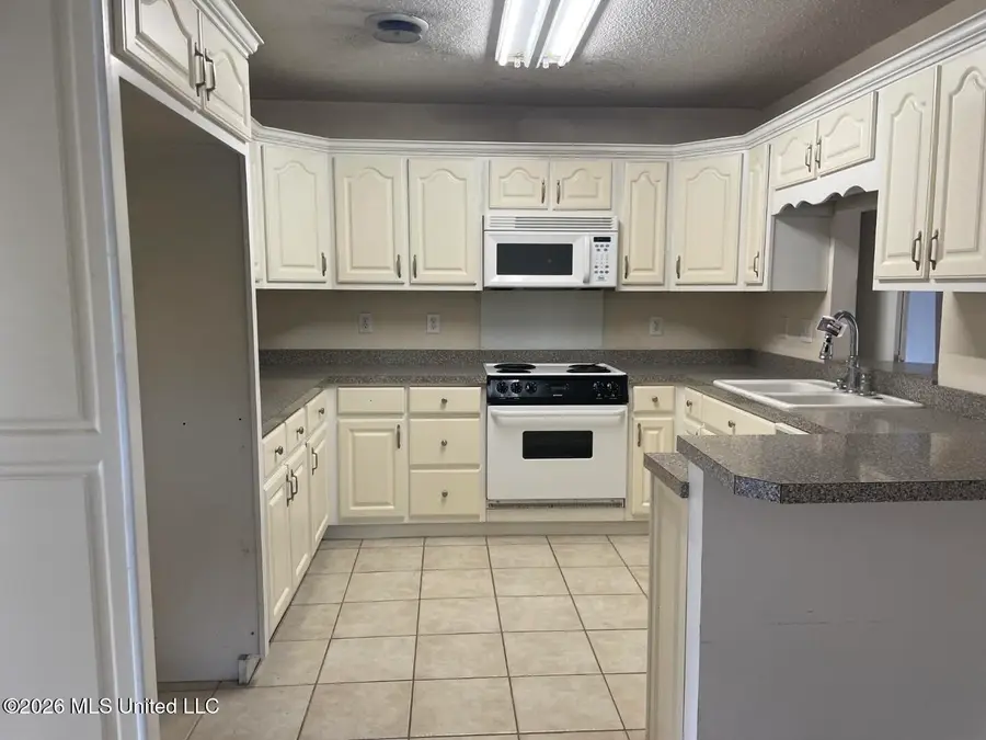 201 Ravens Court, Ocean Springs, MS 39564 - #3