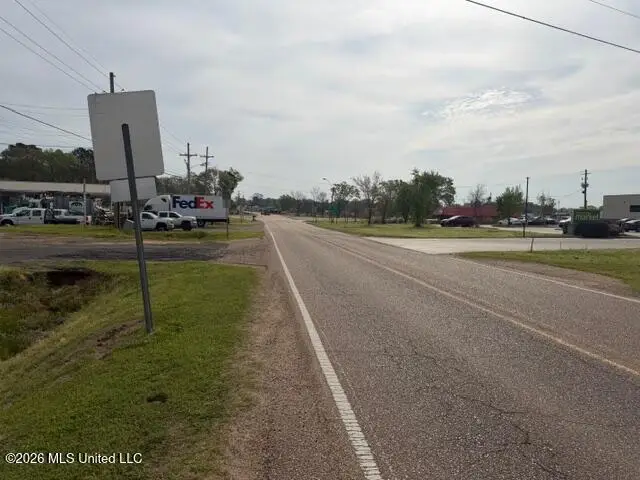 402 S 2nd Street, Morton, MS 39117 - #3