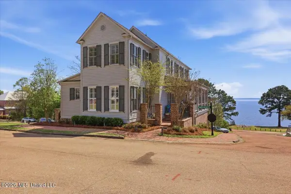 211 N Natchez Drive, Madison, MS 39110