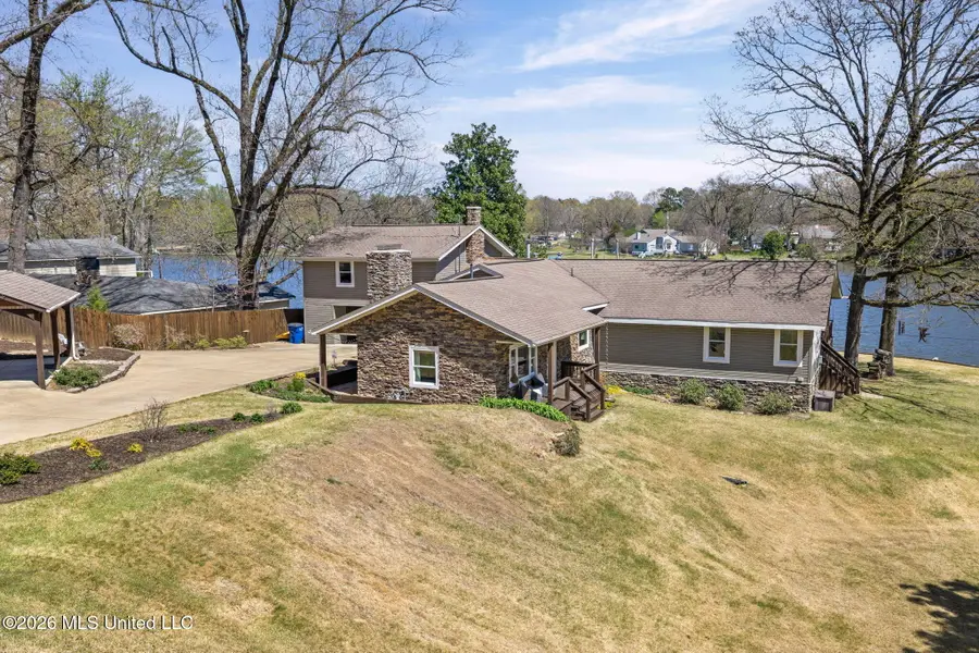 7300 W Shahkoka Drive, Olive Branch, MS 38654 - #2