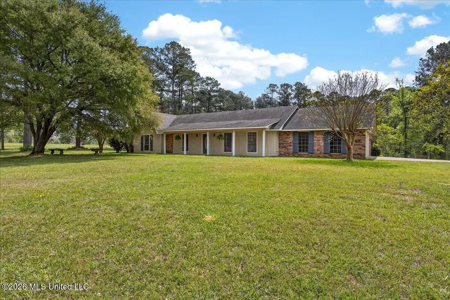 1106 Hawthorne Drive, McComb, MS 39648 - #3