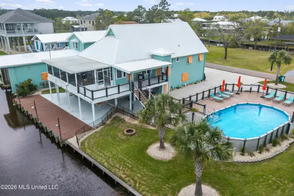 842 Deer Drive, Bay Saint Louis, MS 39520