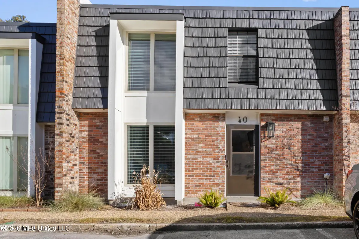 527 Front Beach Drive, Ocean Springs, MS 39564 - #1