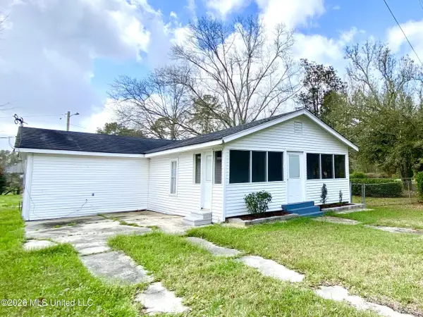 149 Grover Barrett Road, Picayune, MS 39466