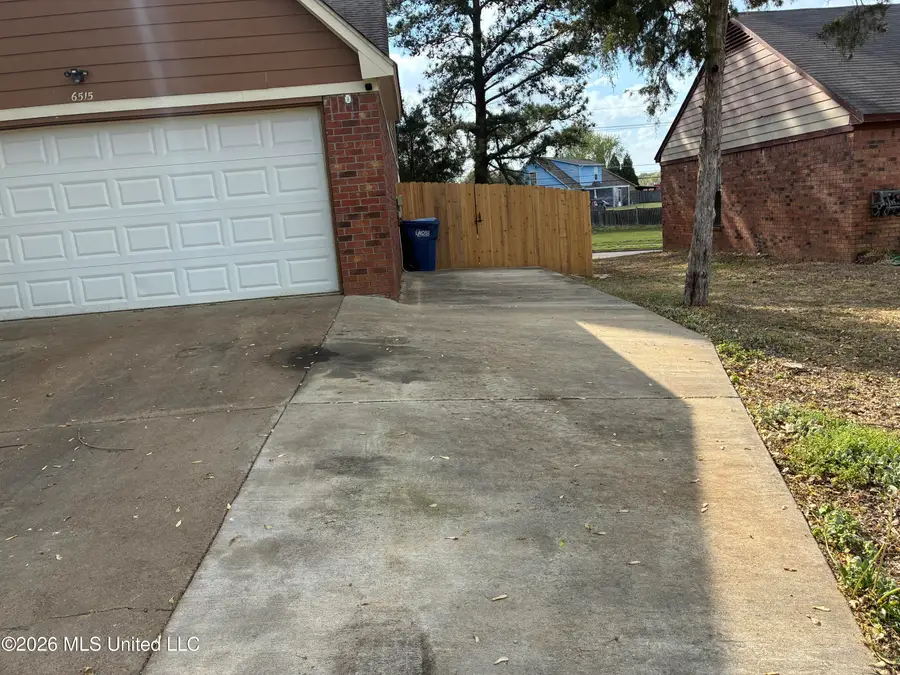 6515 Jamestown Avenue, Horn Lake, MS 38637 - #2