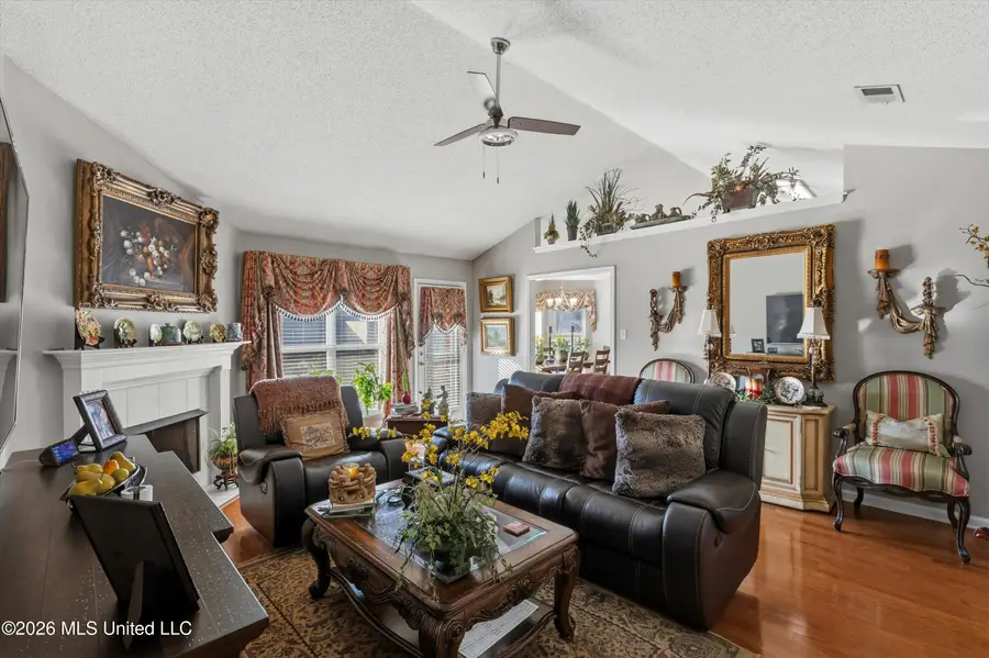 6892 Edmonton Street, Horn Lake, MS 38637 - #2