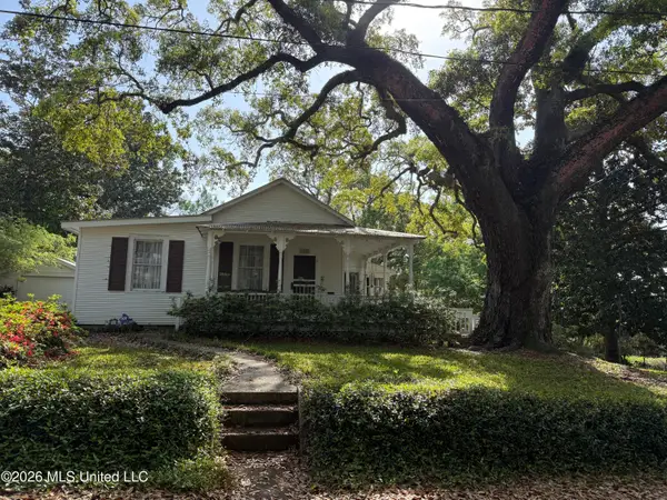 502 Rayburn Avenue, Ocean Springs, MS 39564