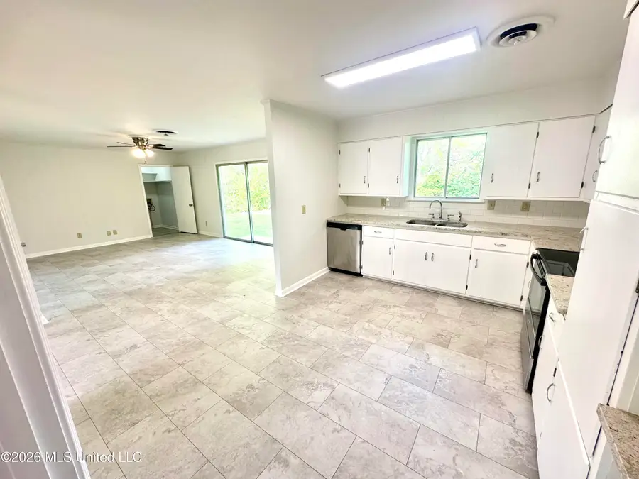 1009 S Jackson Street, Brookhaven, MS 39601 - #2