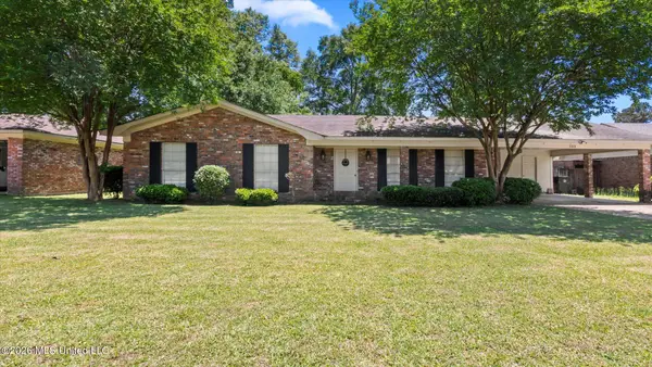 103 Mary Circle, Hattiesburg, MS 39402