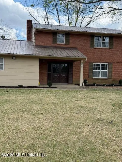 425 W Chulahoma Avenue, Holly Springs, MS 38635