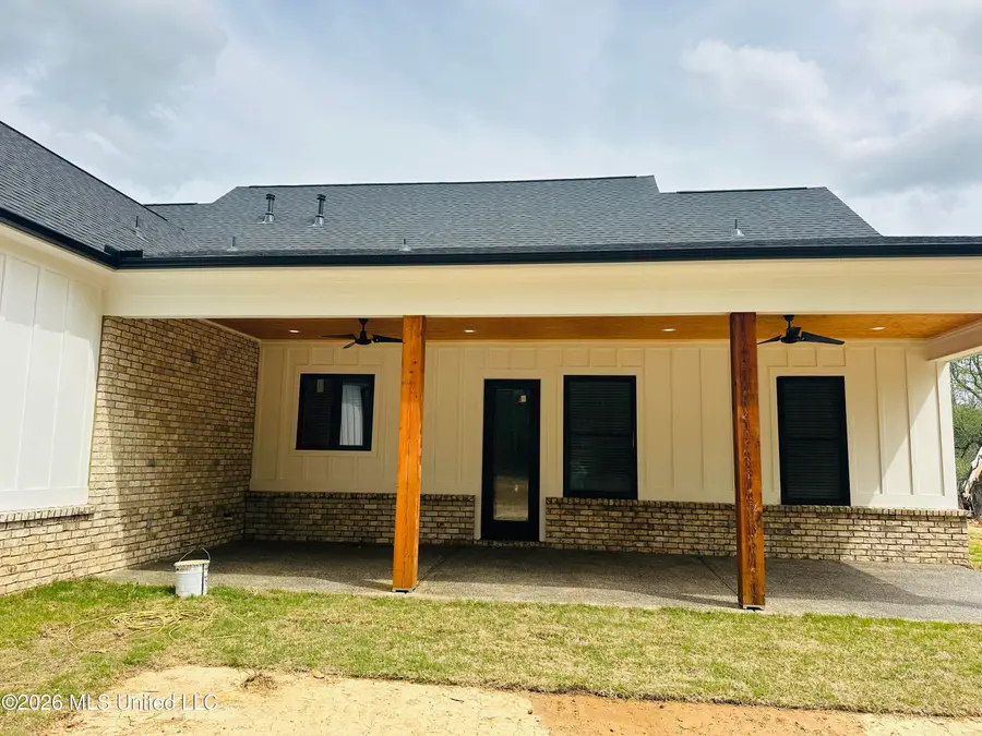 4272 S Red Banks Road, Byhalia, MS 38611 - #3
