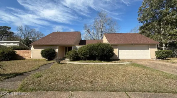 121 Booth Circle, Ocean Springs, MS 39564