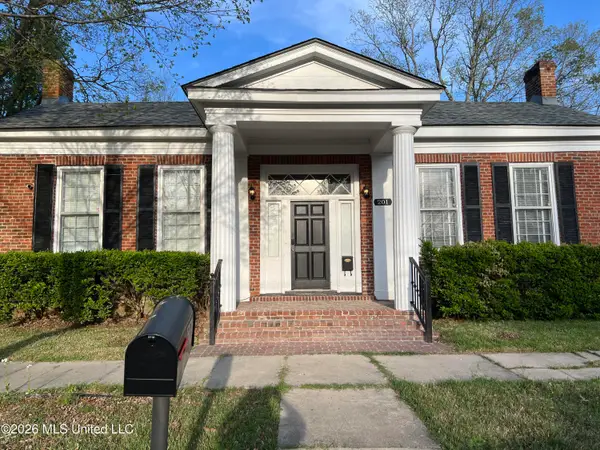 201 S Center Street, Holly Springs, MS 38635