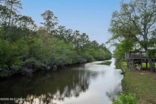 10862 Ms-43, Bay Saint Louis, MS 39520