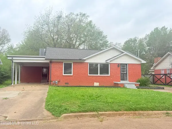 2135 Long Street, Grenada, MS 38901