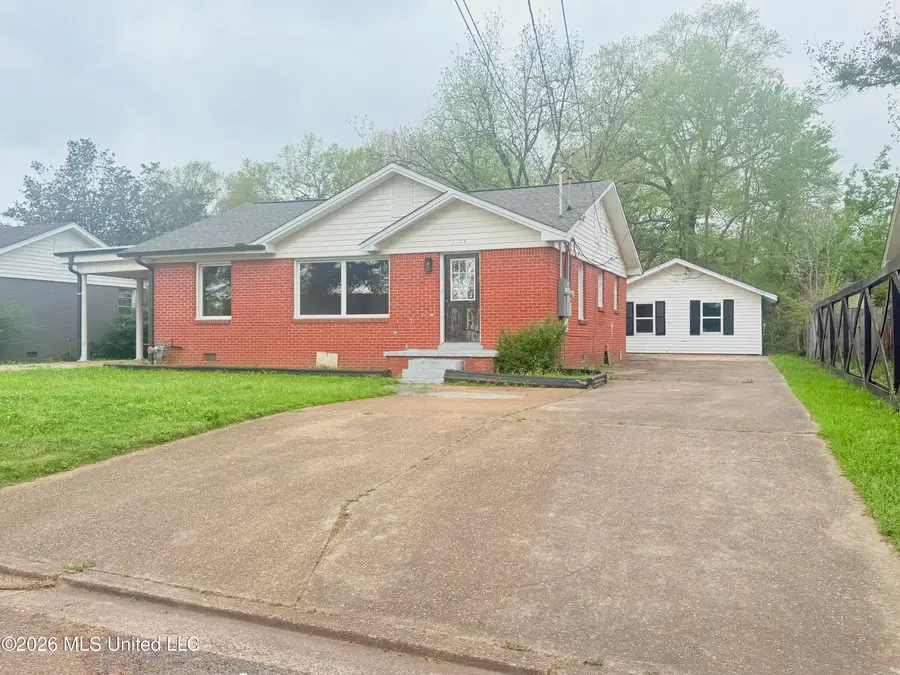 2135 Long Street, Grenada, MS 38901 - #2