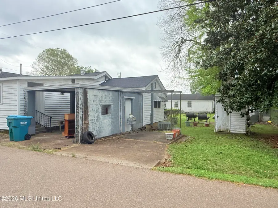 1059 Fox Street, Grenada, MS 38901 - #2